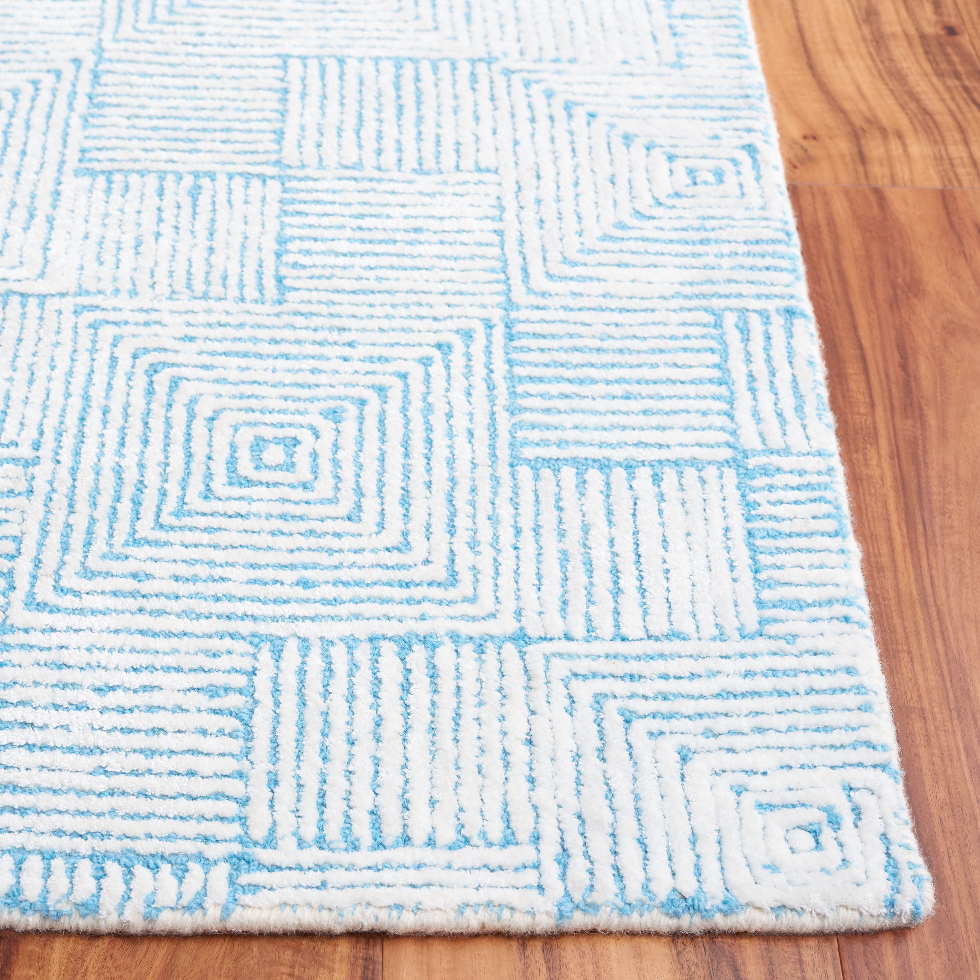 SAFAVIEH Glamour Damhan Geometric Area Rug, Ivory/Turquoise, 4' x 6'