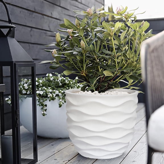 LuxenHome 11.6-Inch H White MgO Waves Design Round Planter
