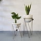 thumbnail image 5 of Set Duo Macetas De Plástico Textura Blanco Ch Bases Metal Negro Int/ext Macetas y Maceteros Estilo moderno, elegante y minimalista., 5 of 5