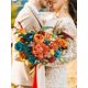 thumbnail image 2 of Espuma de seda Serwalin con flores artificiales, color verde azulado y naranja quemado, 2 of 7