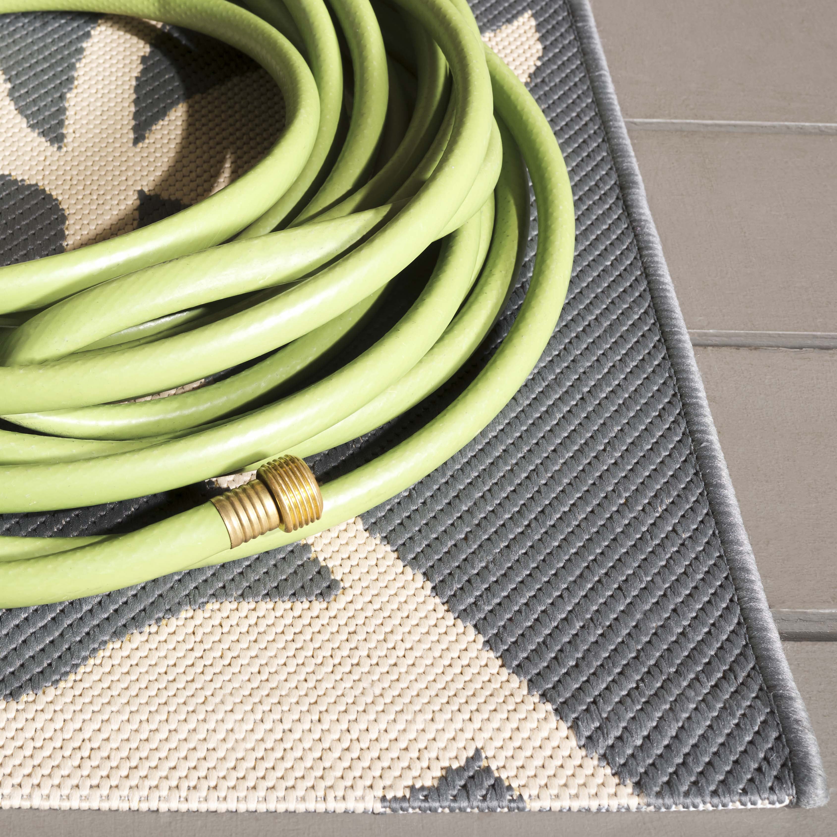 Safavieh Courtyard Tyson Floral Indoor/Outdoor Area Rug, Anthracite/Beige, 8' x 10'