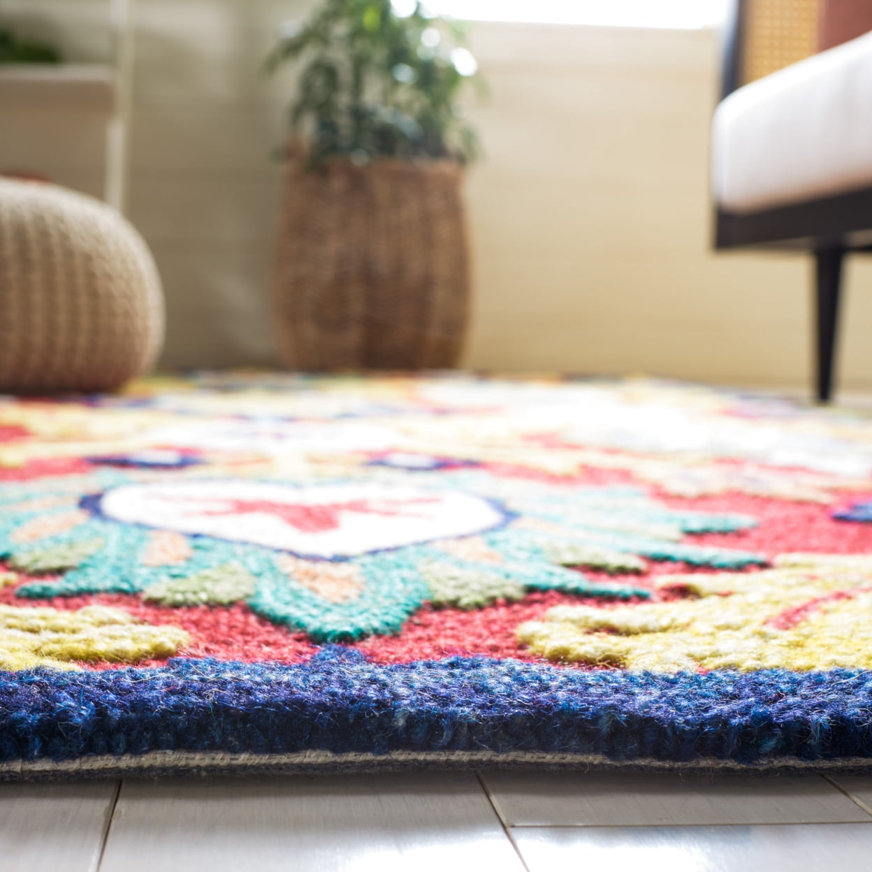 SAFAVIEH Blossom Cantor Floral Area Rug, Red/Yellow, 8' x 10'