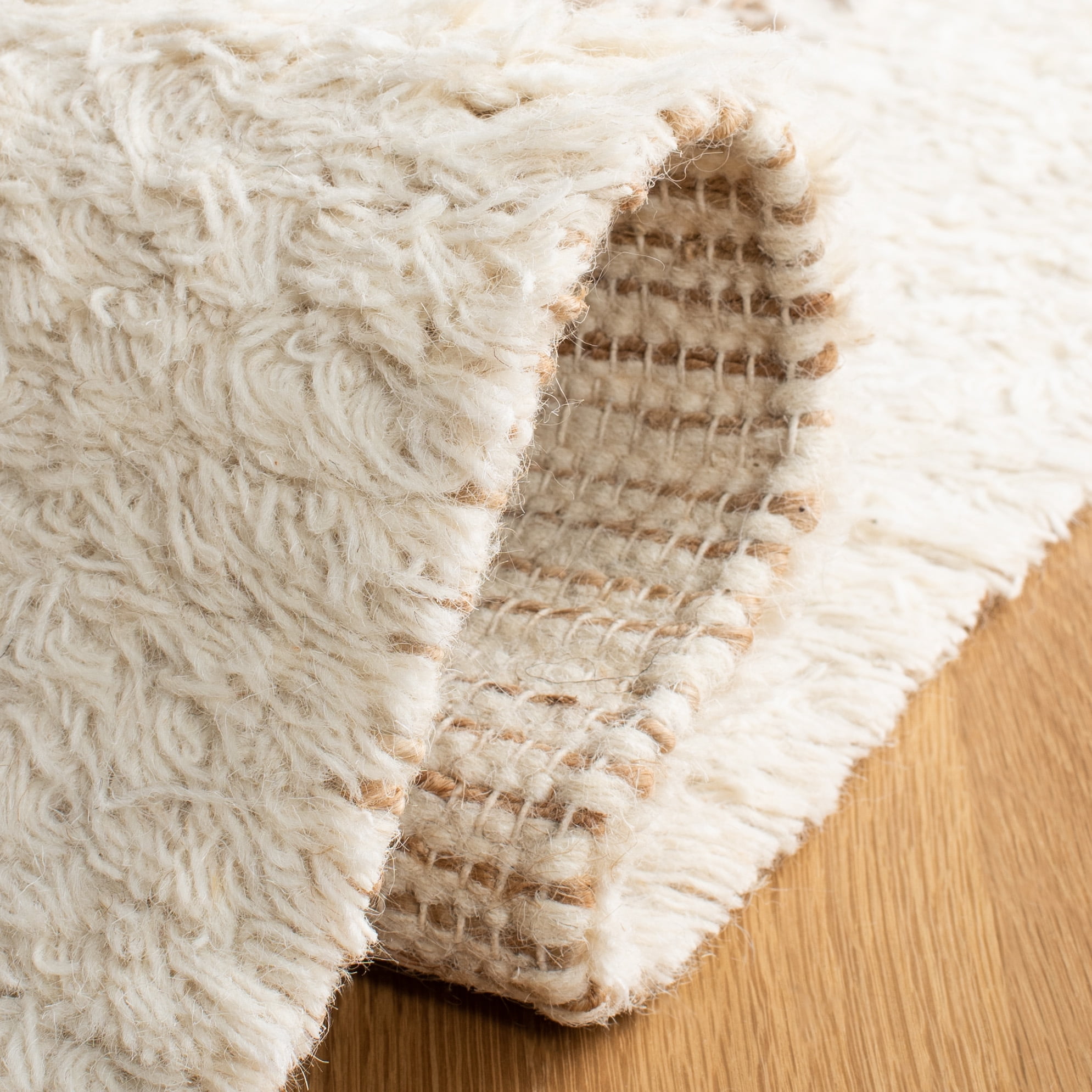 SAFAVIEH Natura Jerald Bordered Area Rug, Ivory/Natural, 6' x 6' Square