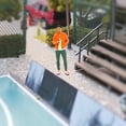 thumbnail image 4 of Diorama PINTADO Hugo figura de ENTRENAMIENTO 1:64 hombre naranja, 4 of 9