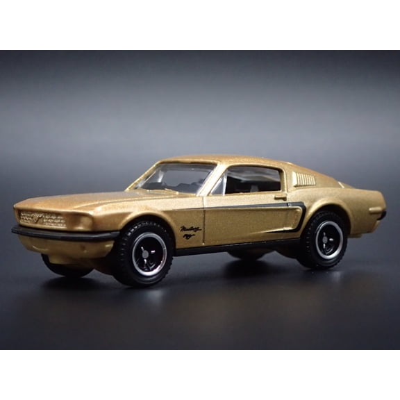 Open Box 1968 68 FORD MUSTANG FASTBACK GOLD 1:64 SCALE DIORAMA DIECAST MODEL CAR