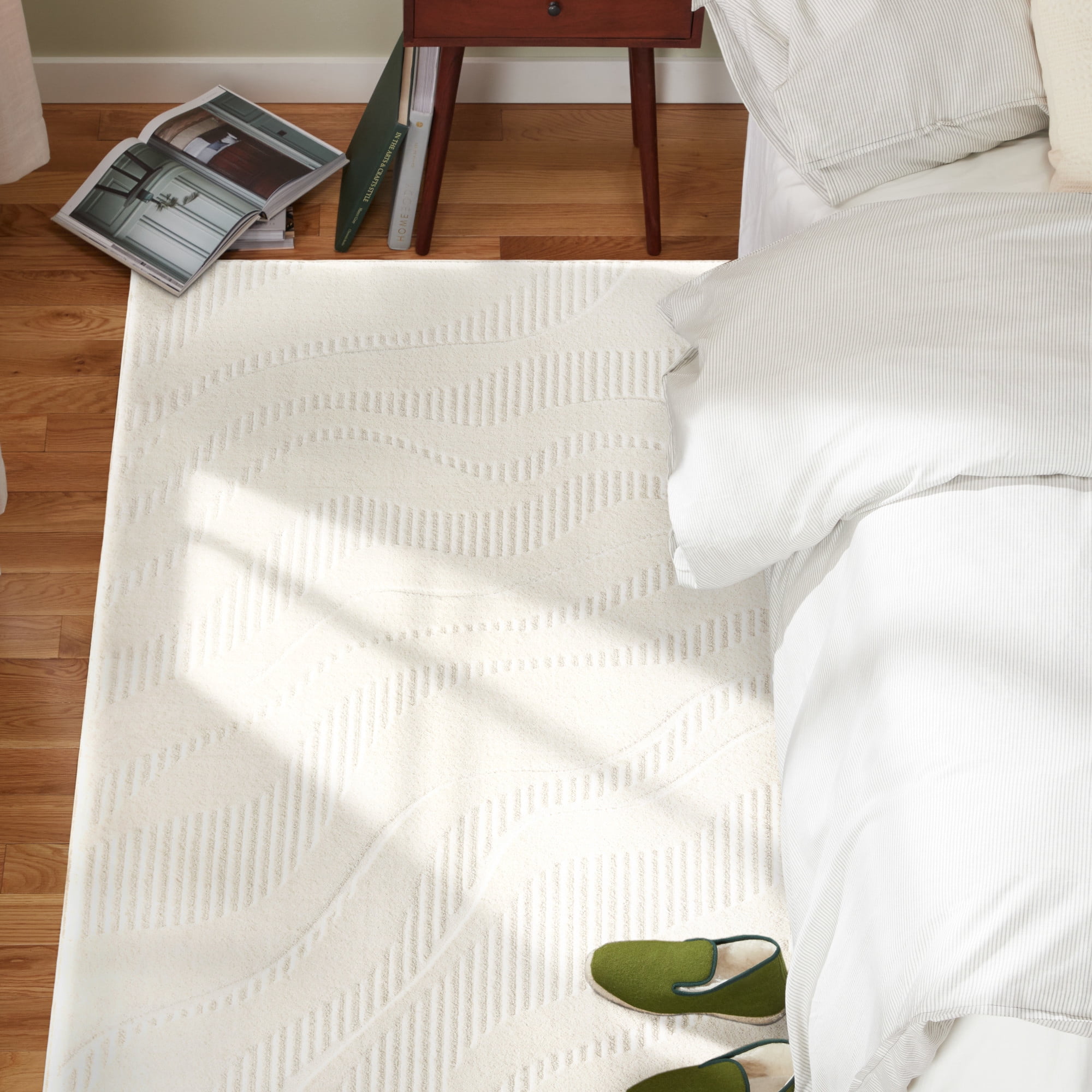 TOWN & COUNTRY EVERYDAY Lane Painterly Wave Soft Felt Everwash®, Machine Washable Area Rug with Non-Slip Backing, Modern Rug, Ivory, 6'6"x9'2"