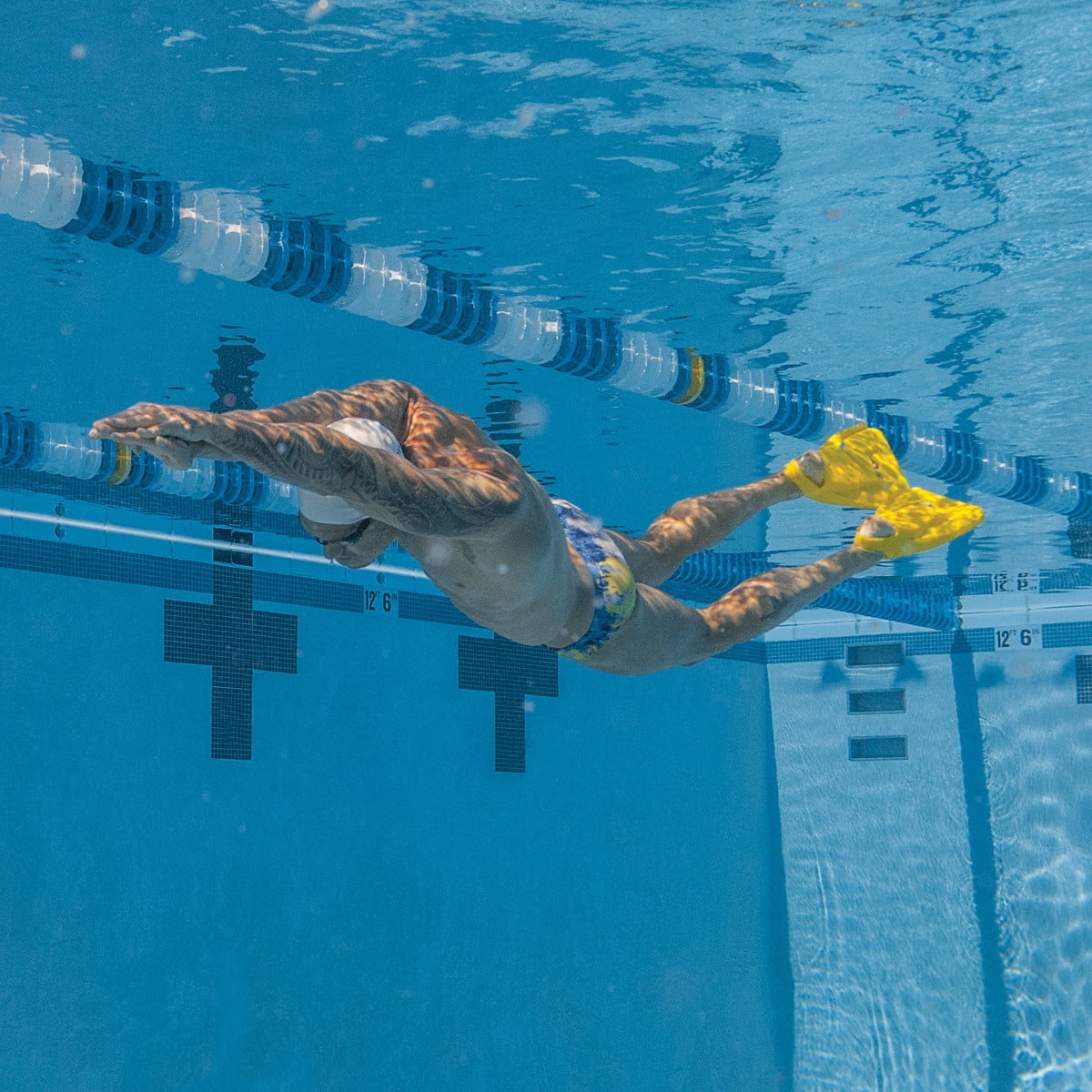 FINIS Edge Fins - High-Quality Swimming Fins for Men and Women - 100% Silicone Swim Fins to Improve Form and Strength - Swim Flippers for Pool Accessories - XXL (Male 13-5/Female 14-15)