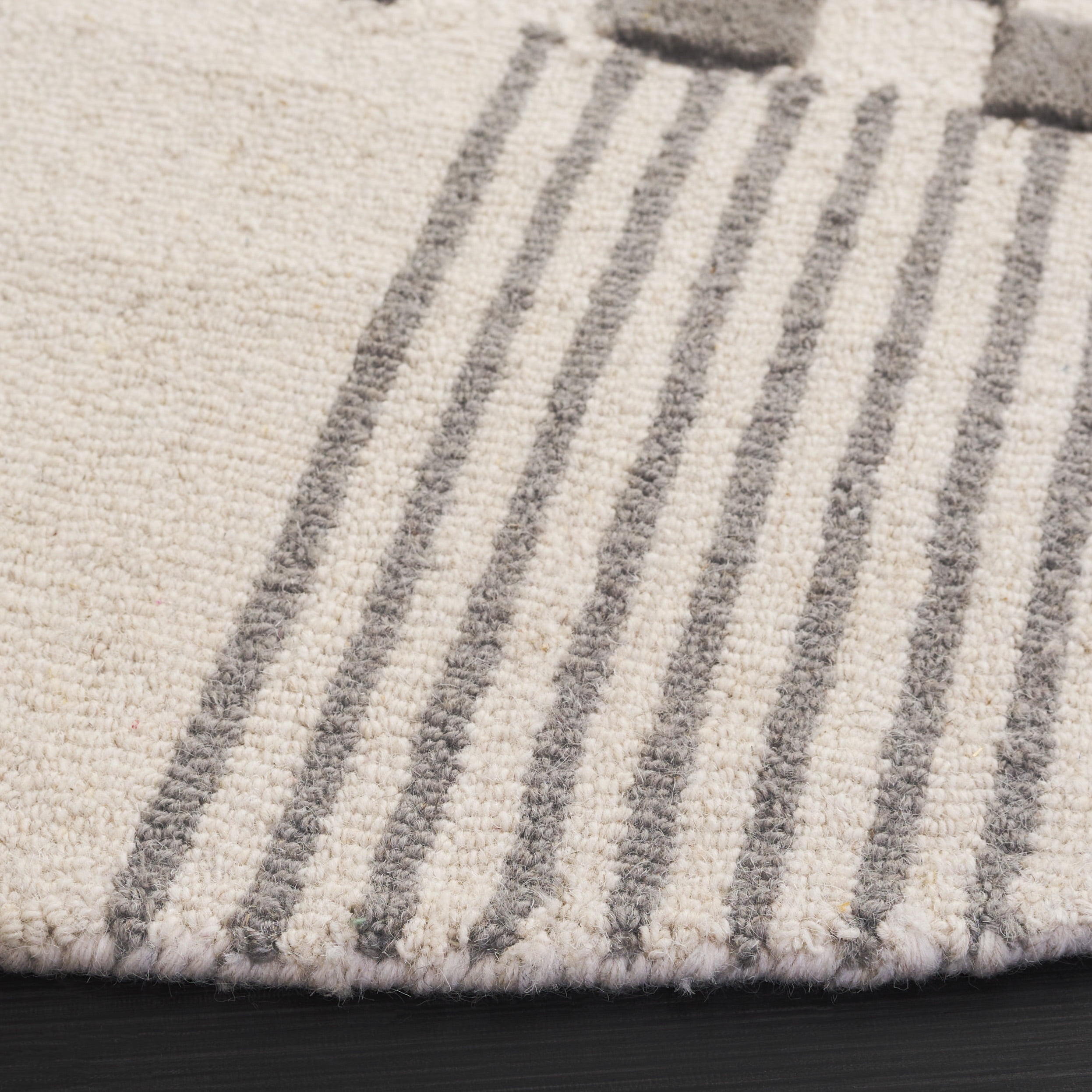 Safavieh Genre Nanette Geometric Area Rug, Gray/Ivory, 6' x 6' Round