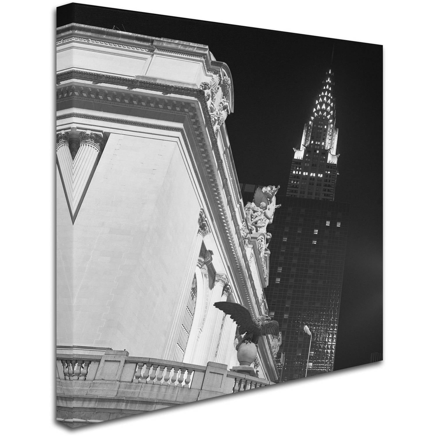 Trademark Fine Art "New York 003" Canvas Art by Moises Levy