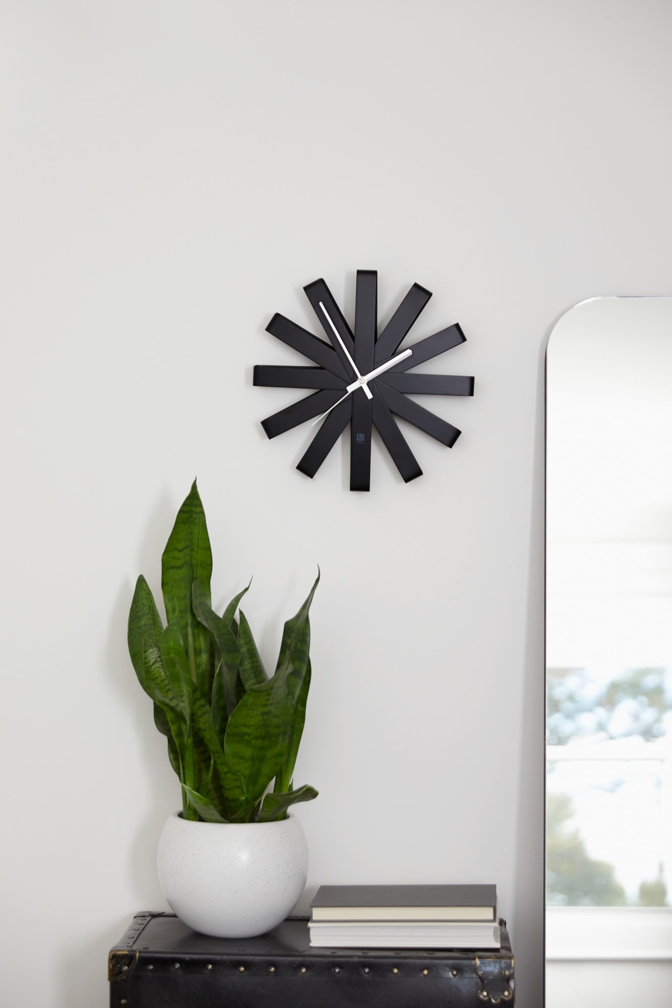 Umbra Ribbon Modern Metal Wall Clock Silent Analog Battery Operated Quartz Movement Black