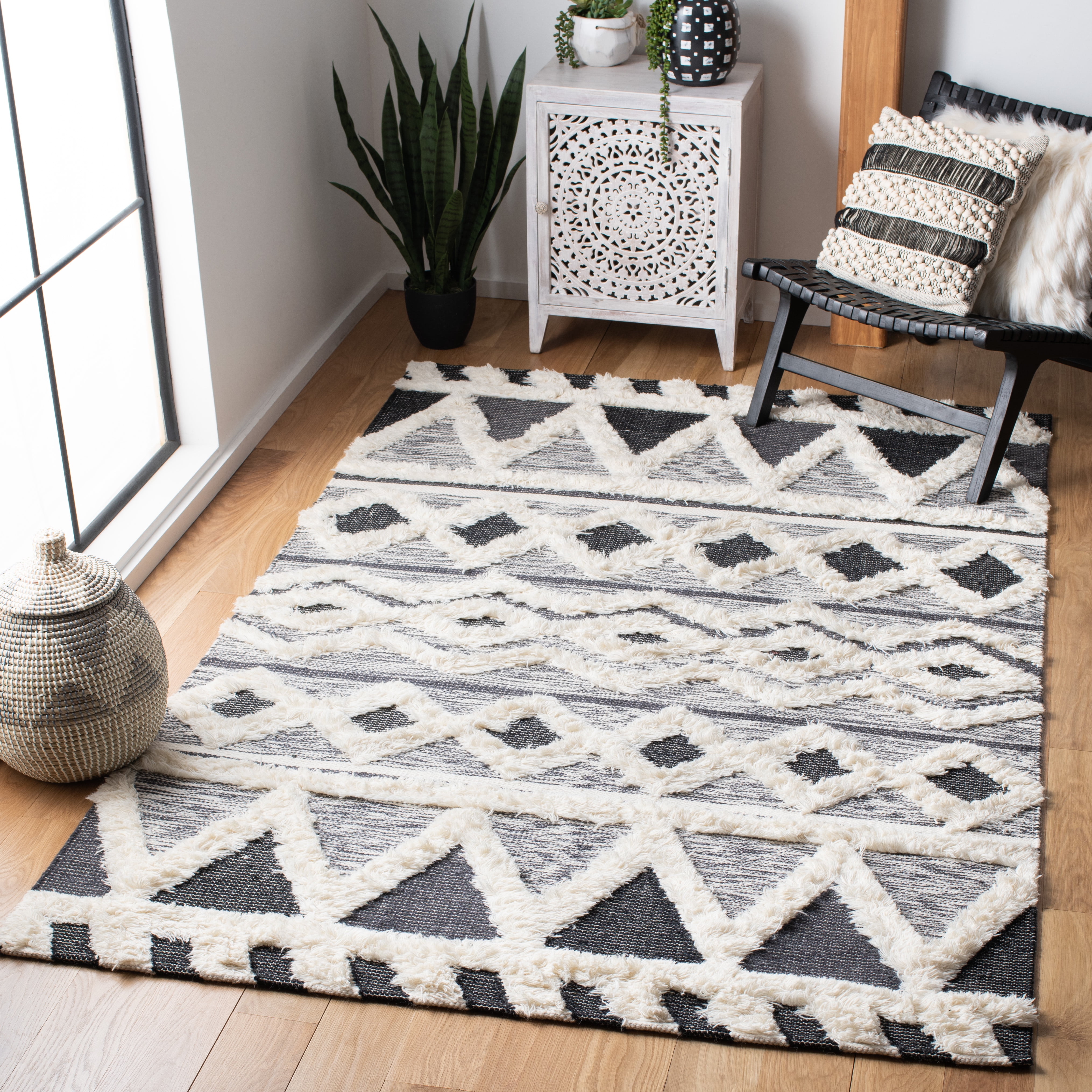SAFAVIEH Natura Noirin Geometric Wool Area Rug, Ivory/Black, 3' x 5'