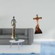 thumbnail image 2 of Figura africana, estatua de la Madre María, cruz de Jesús, figura de escritorio, artesanía de resina con detalles elegantes, adecuada para el hogar, l, 2 of 8