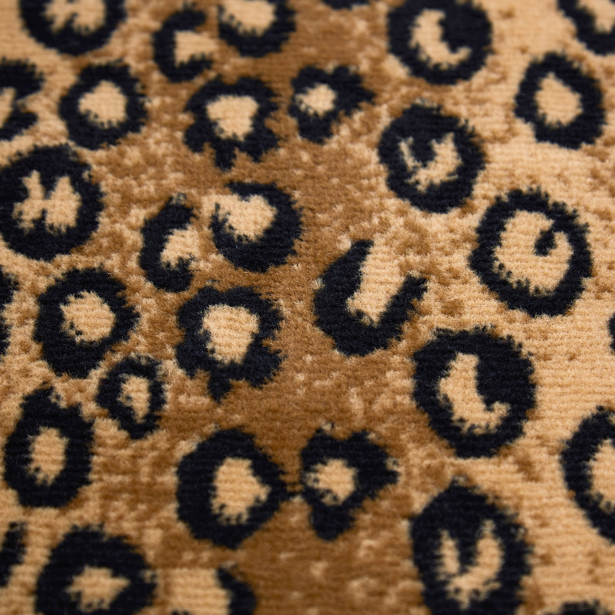 Woven Trends Zone Modern Runner Rug with Bordered Animal Print, Jute Backing Hallway Rugs, Soft-Durable | Fade-Resistant African Exotic Carpet Rug for Entryway, Solid Leopard - 1'9"X7'2"