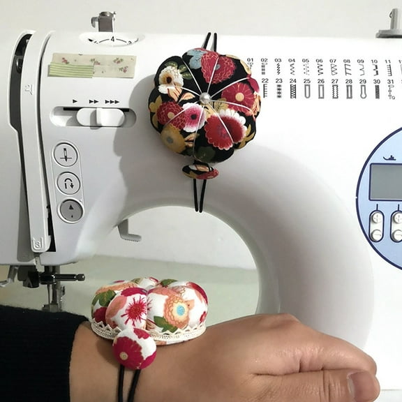 sdhkgrrt 2Pcs Elastic Wrist Pin Cushion, Wrist Pincushion For Sewing, Elastic Band Needle Holder Crafting Tool, Diy Hand Sewing Accessories For Beginners, Pumpkin Shaped Pincushion Gift For Quilters