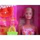 thumbnail image 2 of Muñeca de moda estilo Barbie de fin de semana con moda y accesorios, 2 of 2