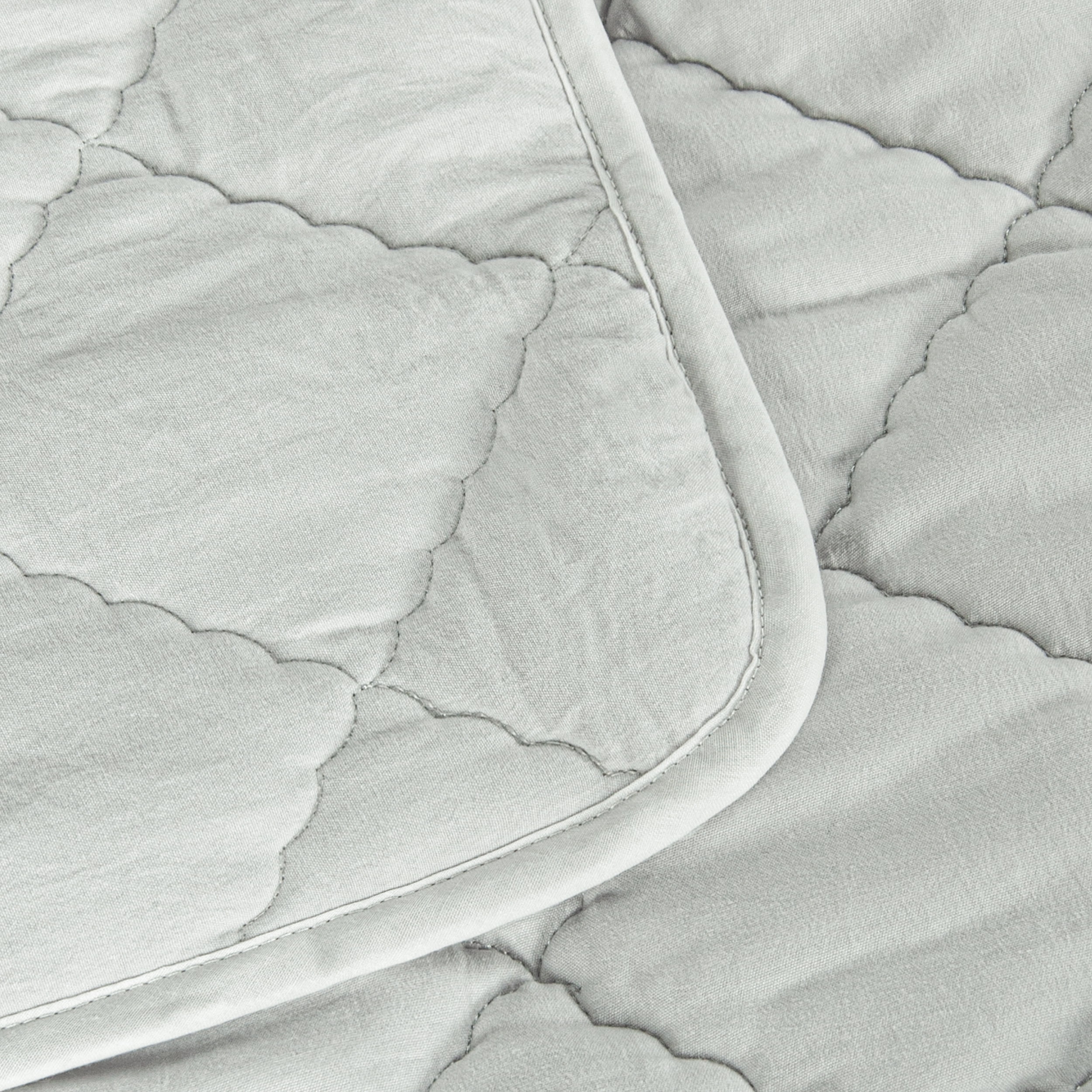 Flxxie Microfiber Ultra Soft Toddler Comforter, Warm Kids Crib Quilted Blanket, Light Gray, 43"x60"