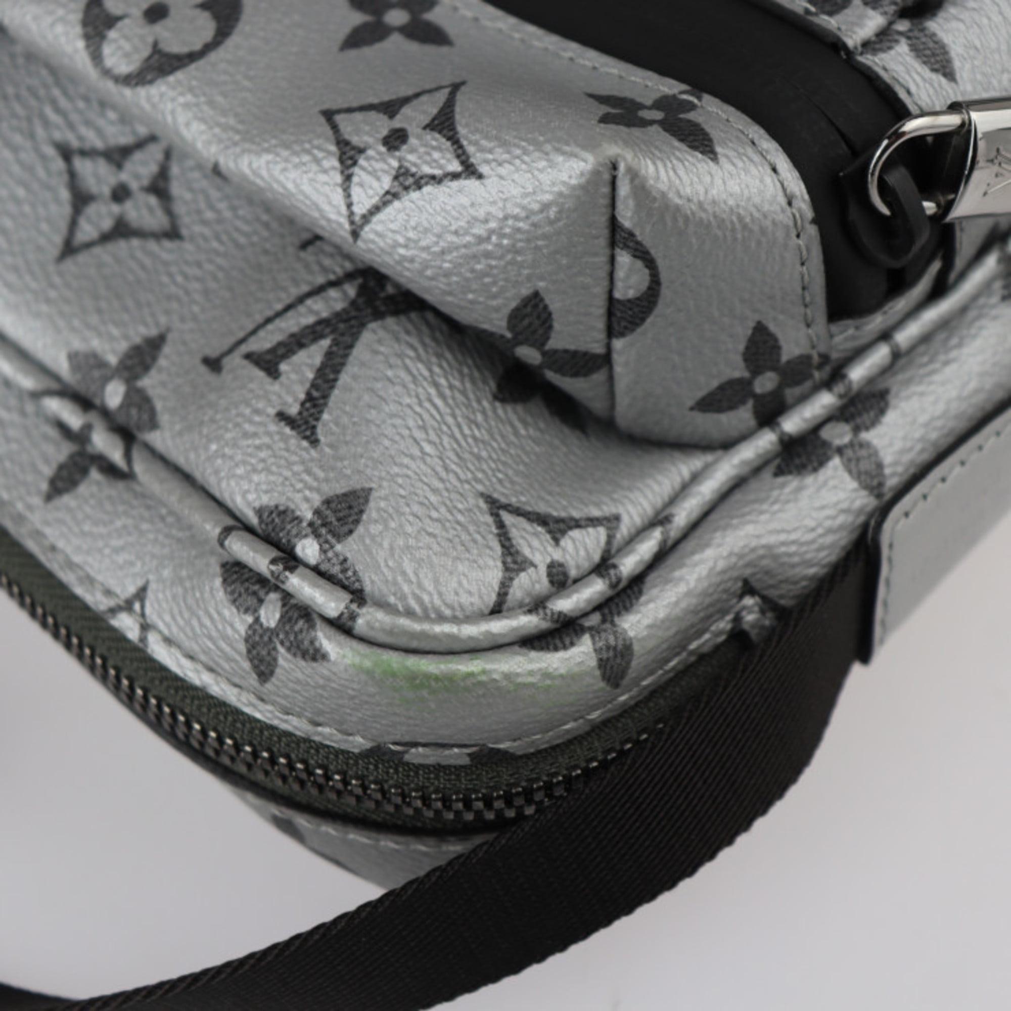  Louis Vuitton M43895 Messenger PM Monogram Glaze Crossbody  Bag, Shoulder Bag, Leather/Coated Canvas, Men's, Used, Braun : Clothing,  Shoes & Jewelry
