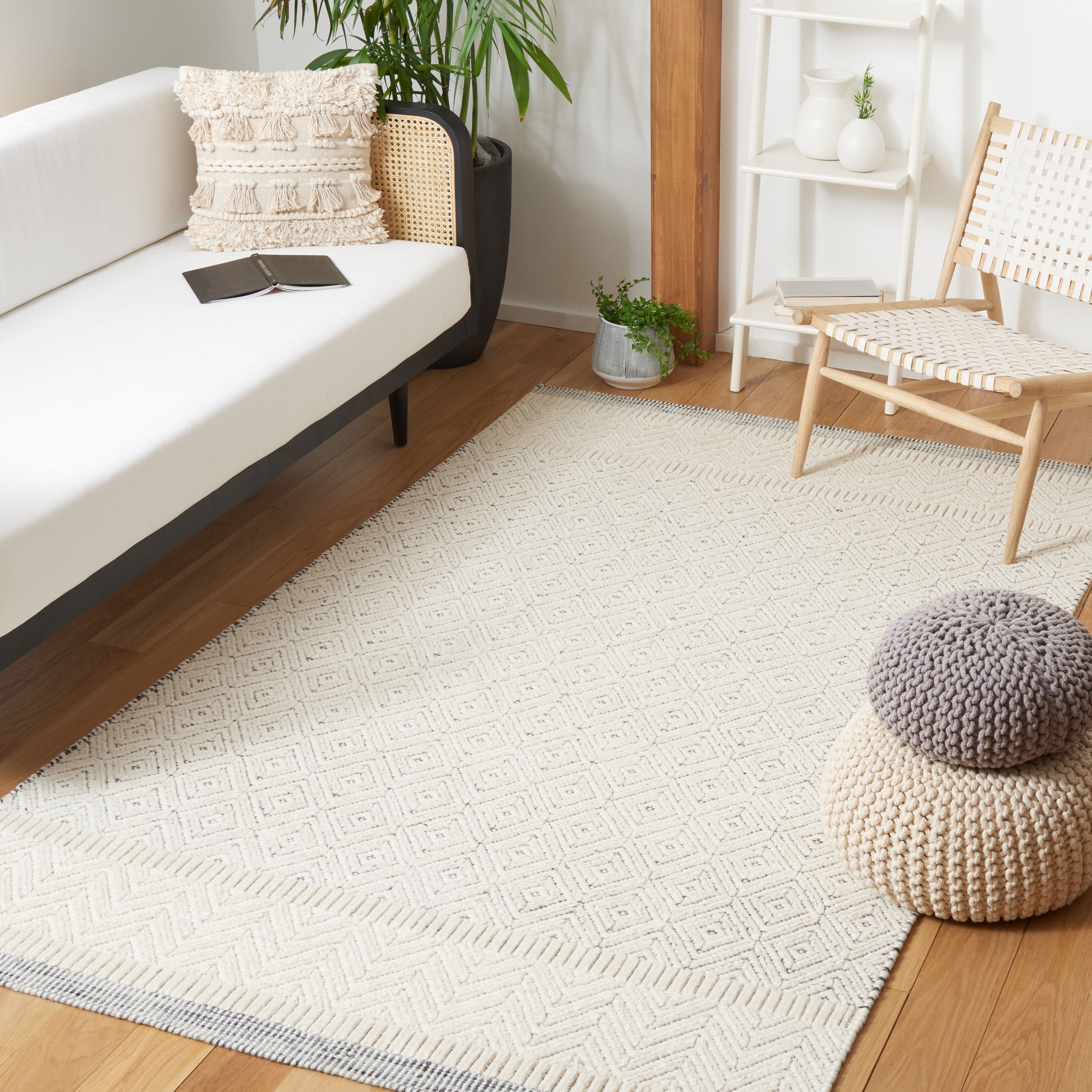 SAFAVIEH Martha Stewart Azalea Geometric Area Rug, Ivory, 9' x 12'