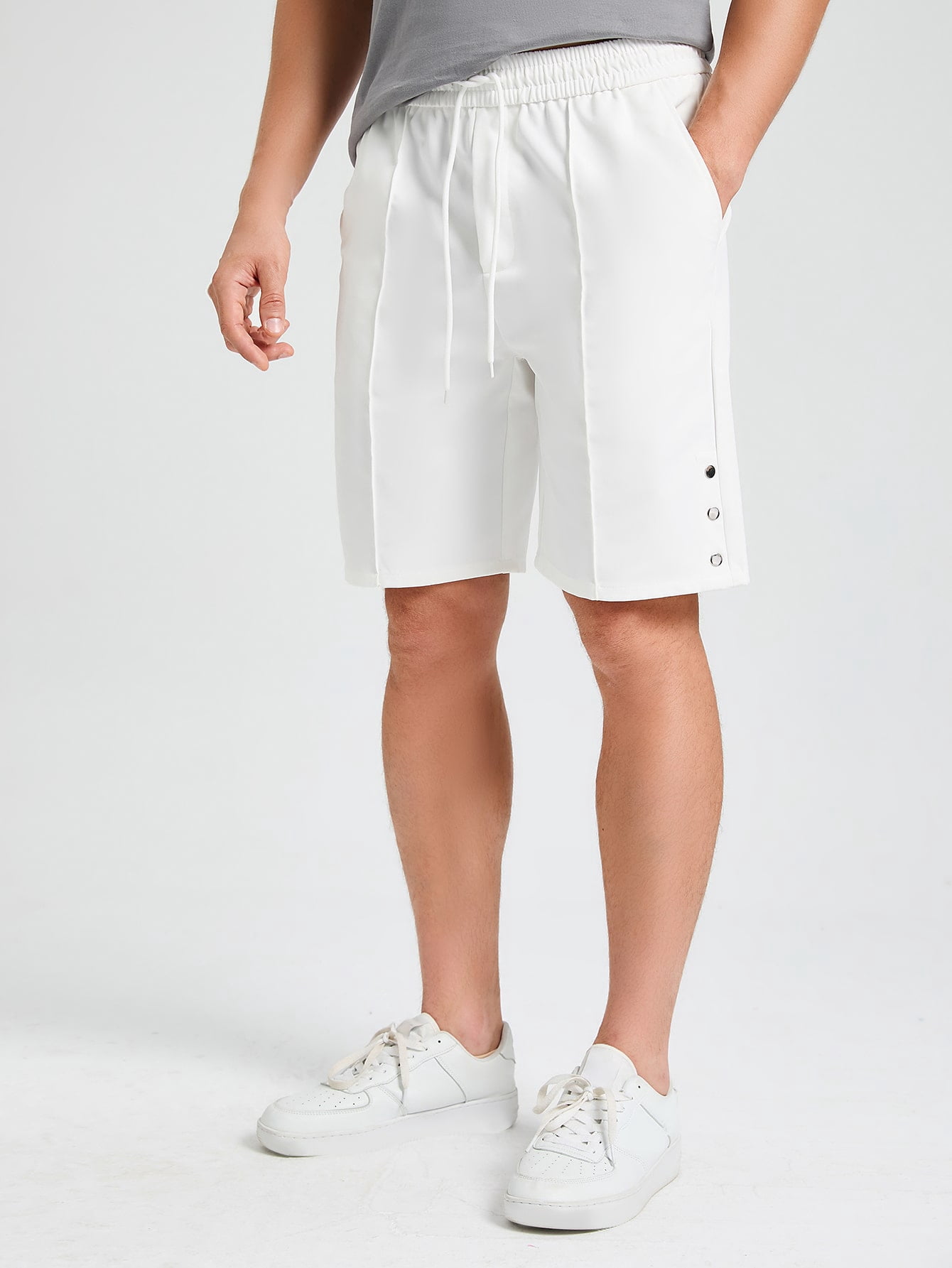 Men Button Side Drawstring Waist Shorts 