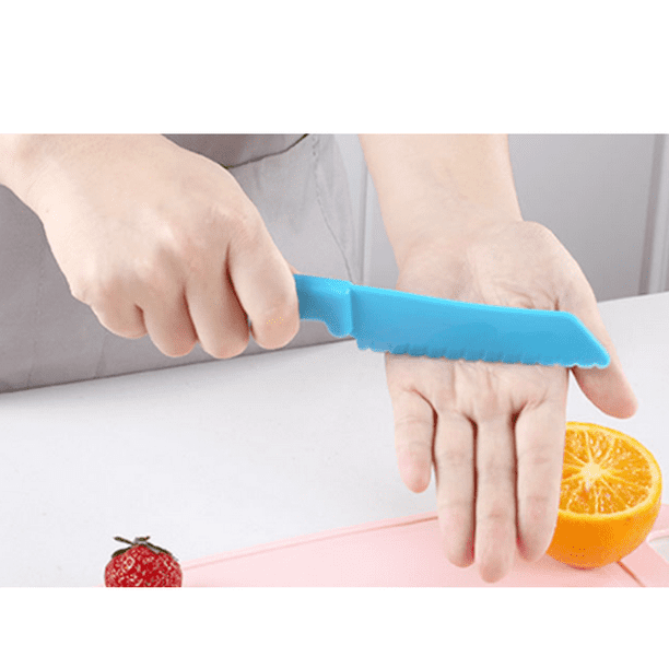 Lot de 3 couteaux pour enfants - Prise ferme, bords dentelés et sûrs -  Couteaux de cuisine en nylon coloré pour tout-petits pour couper les  fruits, la salade, les gâteaux, la laitue (