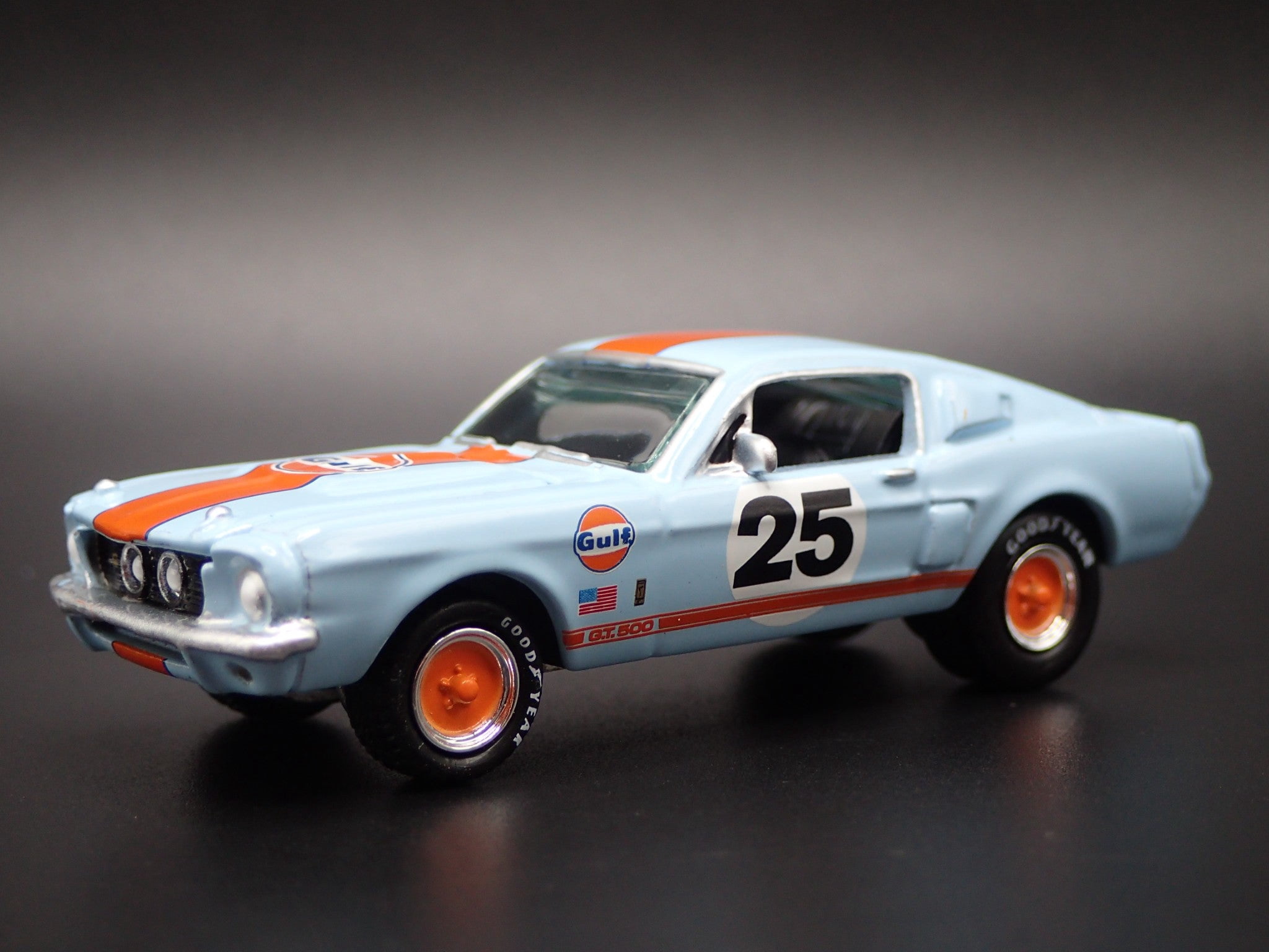 Auto World 1:64 Die Cast 2021 Ford Mustang Shelby GT500 Carbon