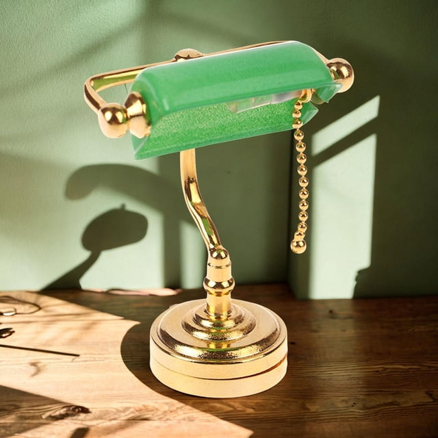 Lámpara de escritorio de casa de muñecas con pantalla de lámpara Juego de imaginación retro Accesorios de decoración de casa de muñecas de aleación Hugo Lámpara de escritorio en miniatura