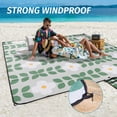 thumbnail image 4 of Manta de pícnic Wickerland extra grande, impermeable y resistente a la arena, 4 of 8