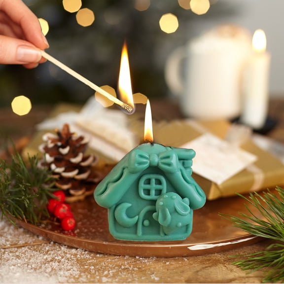 Gqtwoy Christmas Warm Cottage Shape Scented Candle, Holiday Gift, Long Lasting Burn, Aromatic Wax, Unique Souvenir, Cozy Home Decor, Romantic Aroma