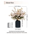 thumbnail image 3 of Jarrón de metal BLOSMON con arreglos florales artificiales, color beige Kiku, 3 of 9