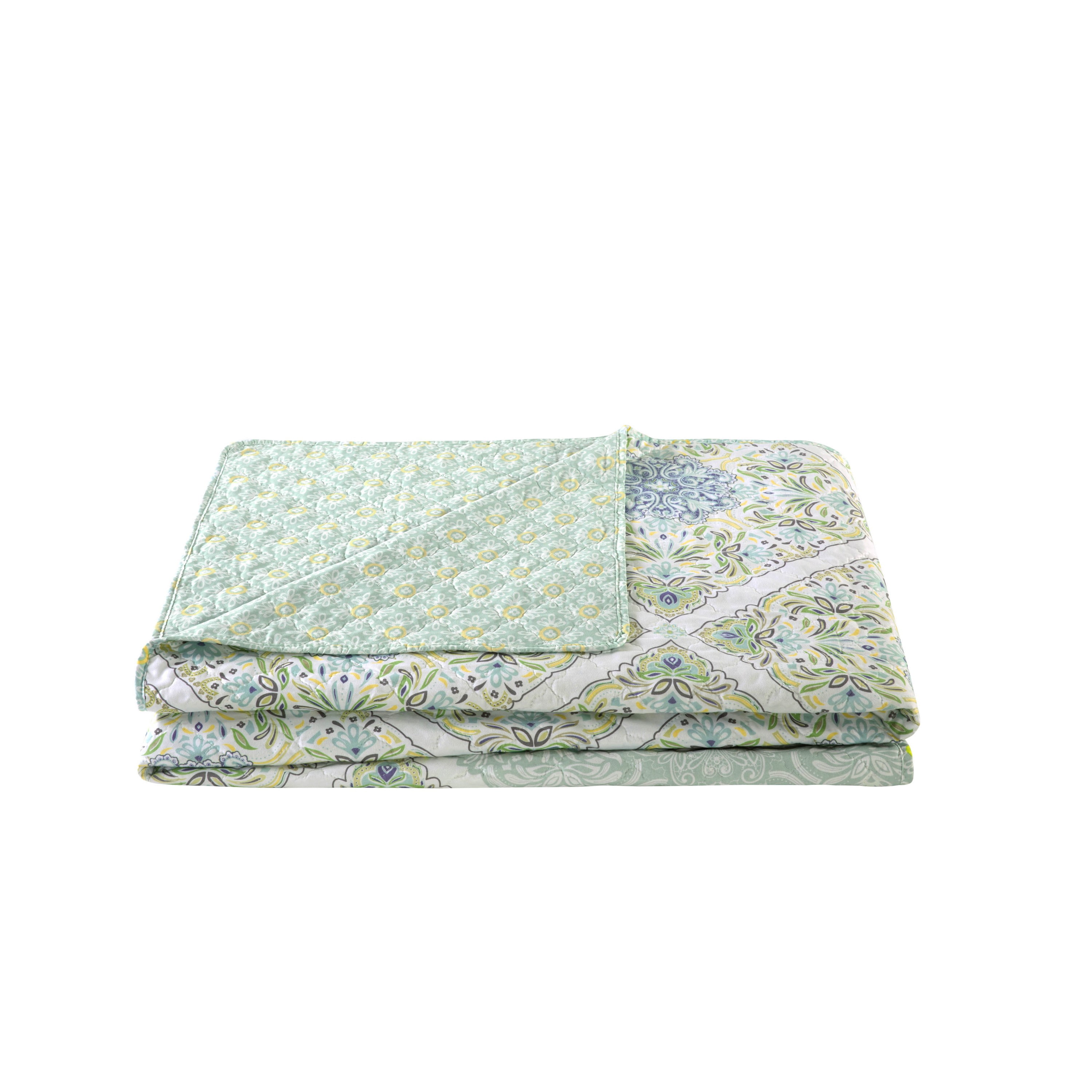 VCNY Windsor 5-Piece Aqua Medallion Reversible Quilt Set, Queen, Adult, Unisex