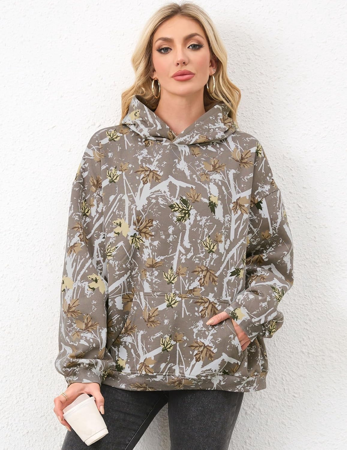 Women Camo Hoodies Maple Leaf Oversized Fleece Hooded Sweatshirt Loose Long Sleeve Pullover Top with Pocket Couple
