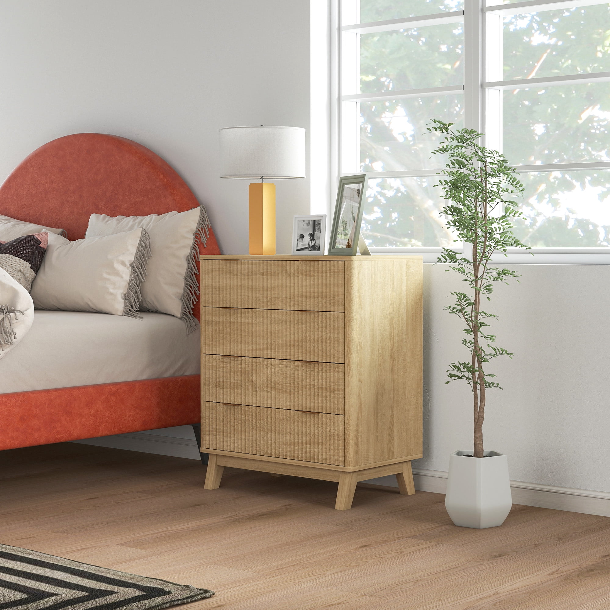 HOMCOM Fluted Dresser for Bedroom with 4 Drawers, Chest of Drawers with Gold Finger Pulls and 4 Wood Legs, Natural Wood