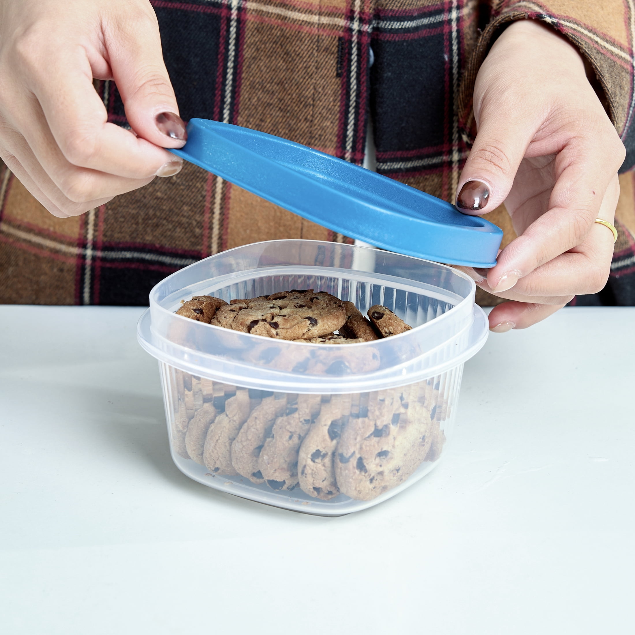 (4 pack) Mainstays Reusable Food Storage Container, Small Square, Plastic, 3-Pack, 3 Containers with Lids, 2 Cups, Ideal for Snacks and Fresh Ingredients