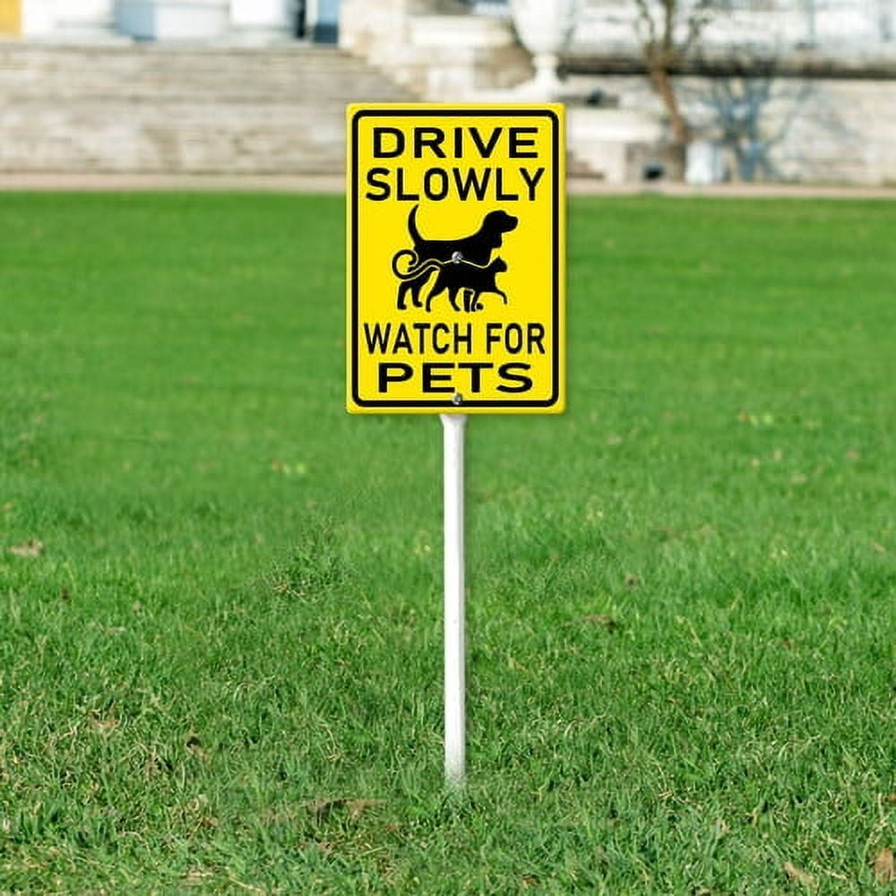 Soliyoahee Drive Slowly Watch For Pets Yard Sign with Stake 8x12inch Rustproof Aluminum Lawn Decorations Road Safety Sign for Outdoor Road Street Garden Decor