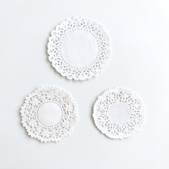 The Baker Celebrations 150-Pack Round Paper Lace Doilies, White Doily Assortment