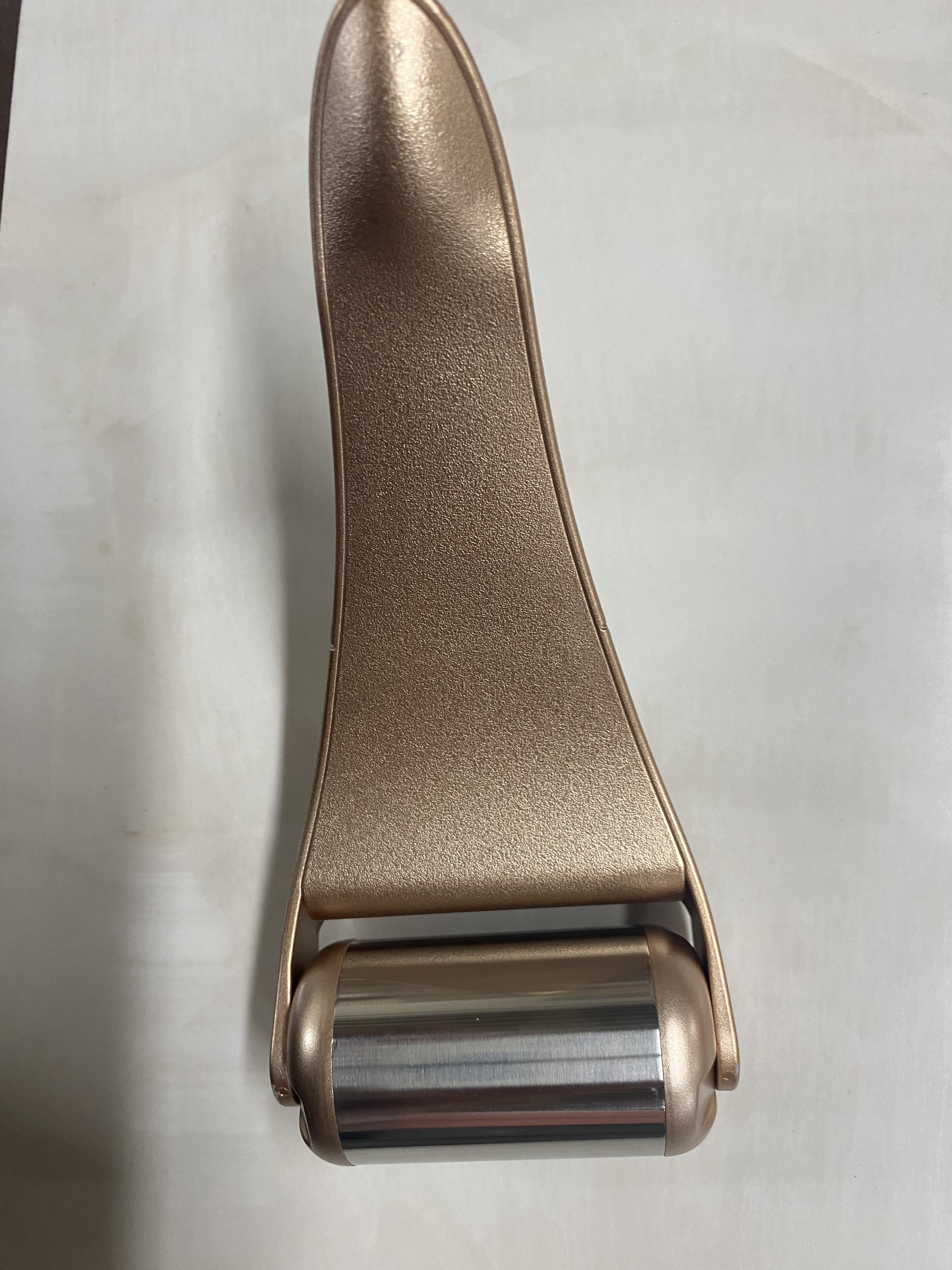 Deluxe ICE roller, daily Revitalize, refresh and rejuvenate skin with hand held freeze it roll devise