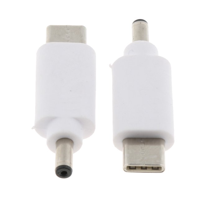 2 conectores macho a tipo DC 3511 que garantizan una transmisión de datos confiable. Blanco