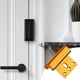 thumbnail image 5 of Cerradura de Seguridad para Puerta de Baño Interior con Refuerzo, 5 of 6