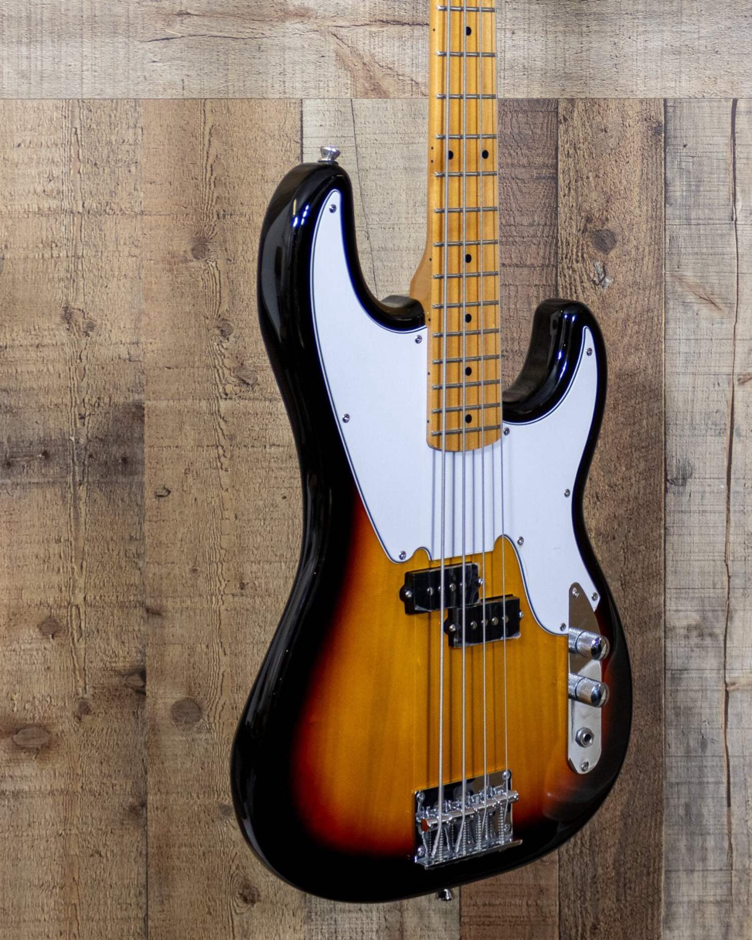 Tagima TW 66-SB-LF/WH Electric Bass Guitar - Sunburst