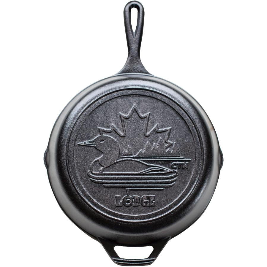 Lodge - Poêle en fonte de 10,25 po de la série Canadiana avec scène Iconic Loon - Édition limitée