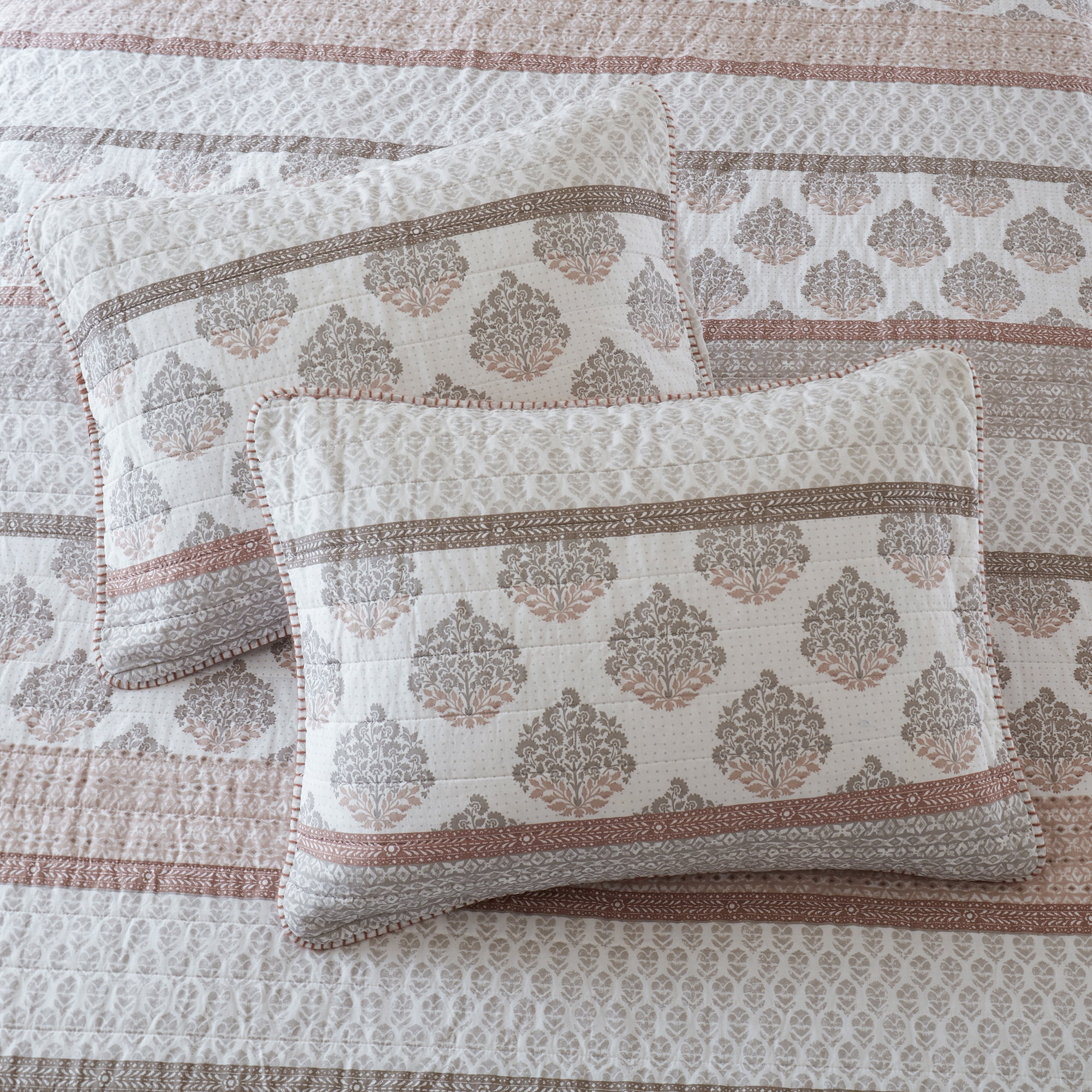 King Cal King 100% Cotton Quilt Set with Medallion Block-Print Design, 2" Channel Quilting, Lightweight All-Season Bedspread with Blanket Stitch, Prewashed for Softness