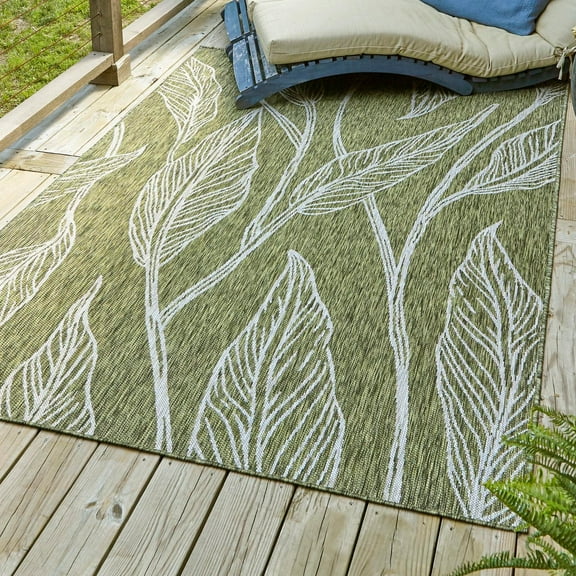 Unique Loom Outdoor Botanical Collection Area Rug - Leaf (5' 1" x 8' Rectangle Green/Ivory)