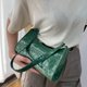 thumbnail image 2 of Bolso de hombro de gran capacidad Qarigey caqui, 2 of 6