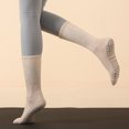 thumbnail image 1 of Calcetines de yoga de tubo largo de otoño e invierno, antideslizantes, calcetines de pilates profesionales para mujer en la parte inferior de bucle de tubo de algodón absorbente de sudor, 1 of 6