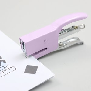 Macaron métal coloré à la main broyé 10 Gauge Labour Saving Stapler Petit bureau Stapler vient avec une boîte d'agrafes