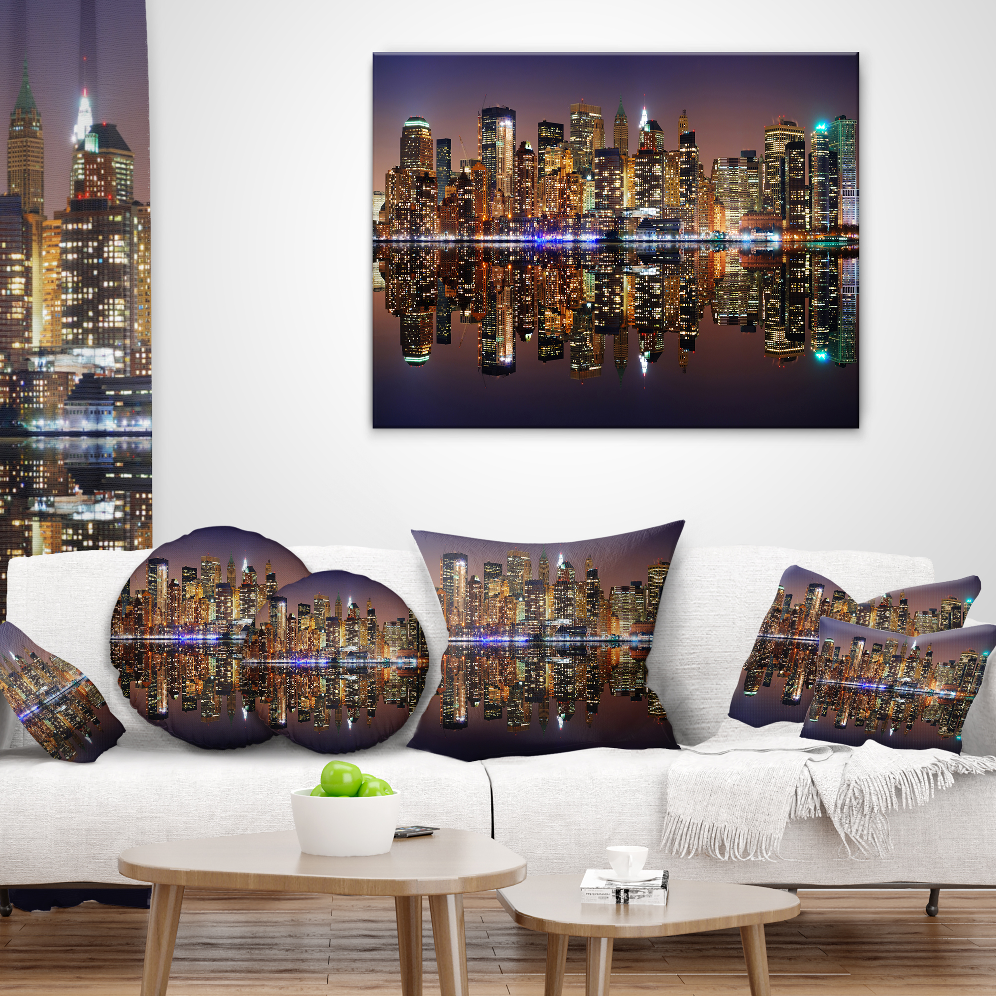 Designart City of Manhattan Panorama - Cityscape Photo Throw Pillow - 18x18