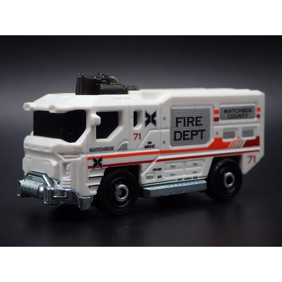 Open Box FIRE ENGINE TRUCK BLAZE BUSTER II WHITE 1:64 MB SCALE DIORAMA DIECAST MODEL CAR