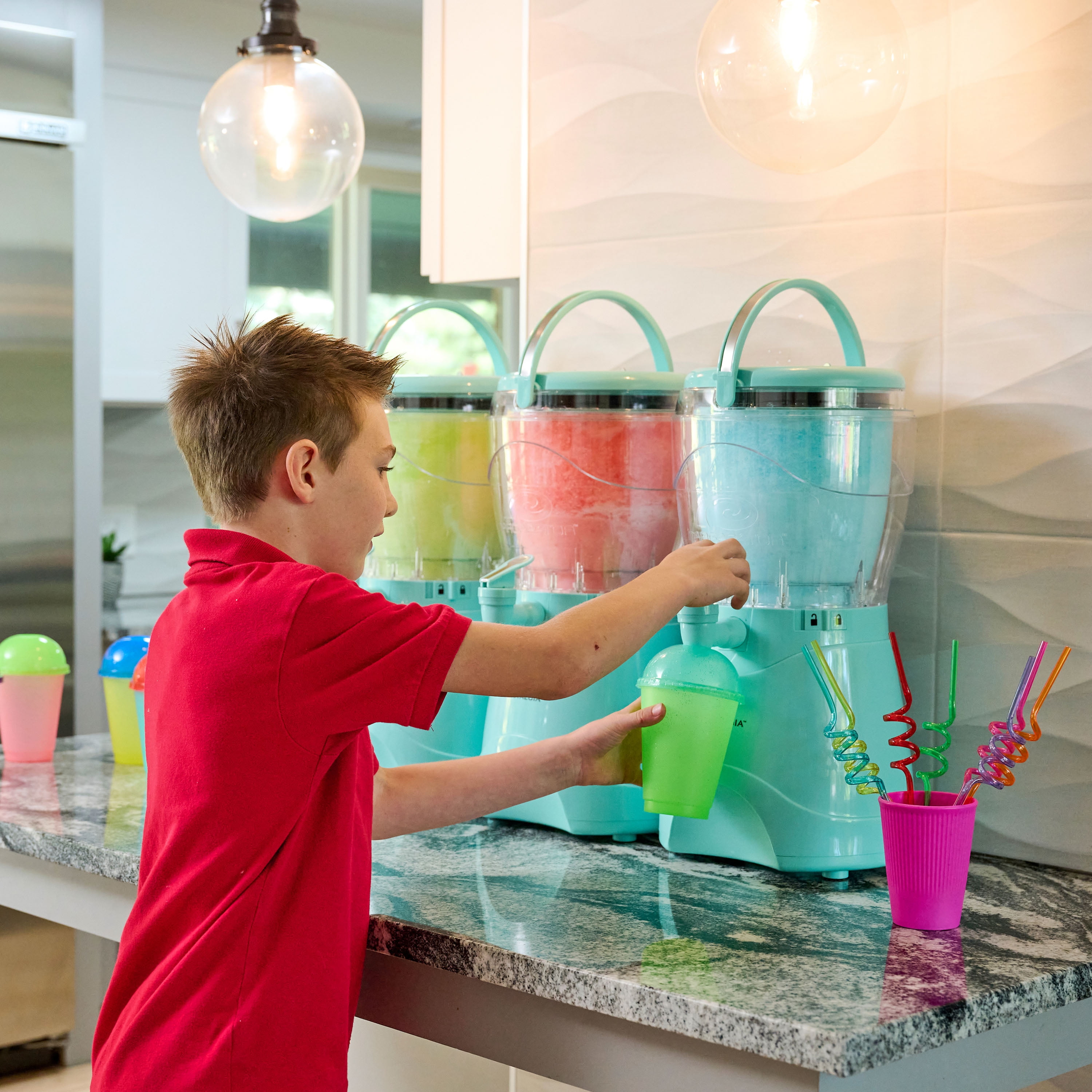 ノスタルジア128オンスマルガリータメーカー&スラッシュマシーン、1ガロンのフローズンドリンクメーカー、ステンレス製の注ぎ口とキャリーハンドル、クリー