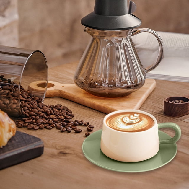 Fiudx Taza de Café de Cerámica Verde, Juego de Platillos a Juego, Diseño Elegante, Textura Duradera y Suave, Versátil para Café o Té, Decoración Elegante para El Hogar, Tamaño 16 X 16 X 7,5 Cm