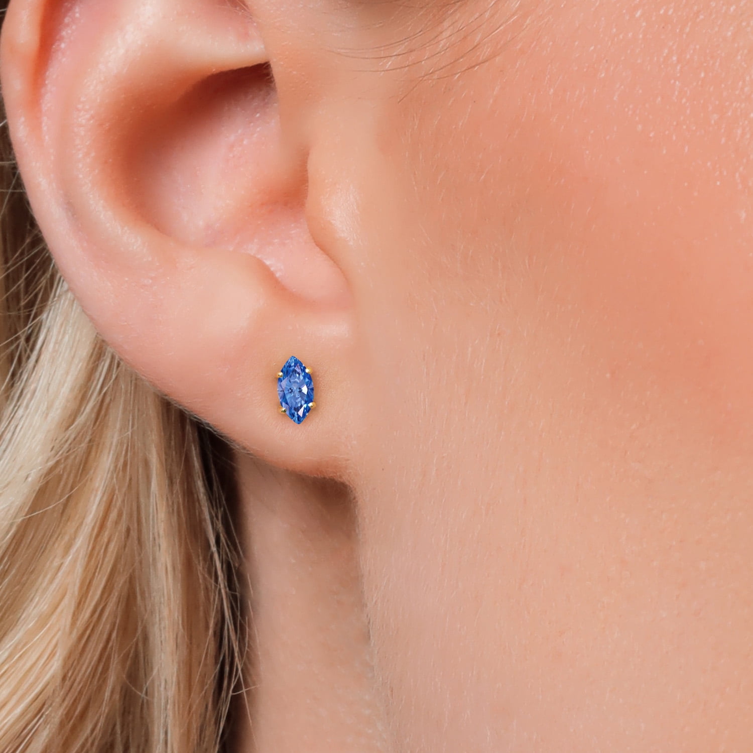 Gem Stone King 14K Yellow Gold Fancy Blue Zirconia Doble Notch Stud Earrings for Women Men | 0.94 Cttw | Gemstone Birthstone | Marquise 8X4MM